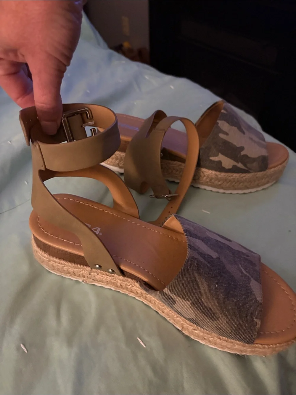 Women’s Camouflage Espadrille Sandals - Olive Green size 10